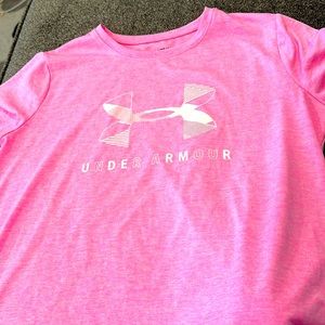 Excellent condition youth XL Under Armour short sleeve top